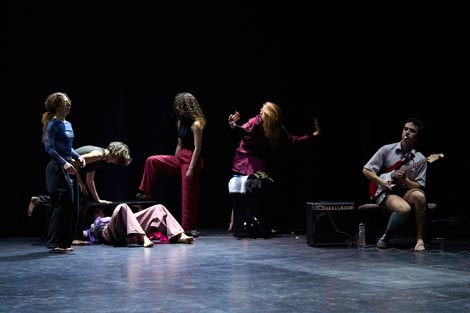 Bliski susret plesne vrste: Gorgona gori, gorka, gorda i grimizna!, foto: Sindri Uču