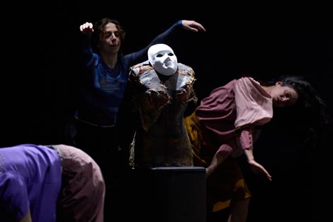 Bliski susret plesne vrste: Gorgona gori, gorka, gorda i grimizna!, foto: Sindri Uču