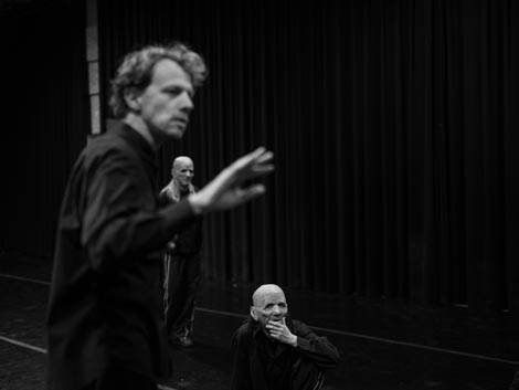 Matija Ferlin na probi predstave Spavaj, dijete moje malo, spavaj