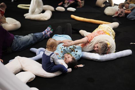 VRUM, Performing Arts Collective, Beč: Svjetlucanje, autori Sanja Tropp Frühwald, Gat Goodovitch Pletzer, Till Frühwald